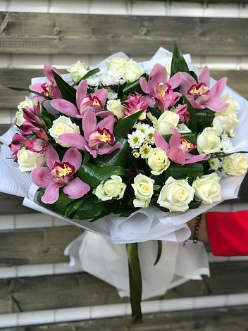 Букет цветов из: Розы и Хризантемы в Долматово