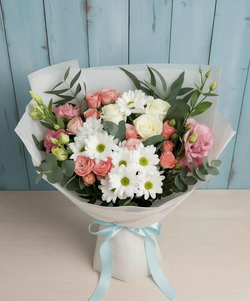 Букет цветов из: Розы, Лизиантусы и Хризантемы в Долматово