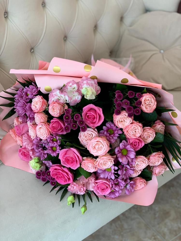 Букет цветов из: Хризантемы, Розы и Лизиантусы в Долматово