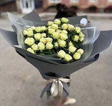 Букет Белые кустовые розы Солинеро в Долматово