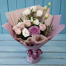 Букет цветов из:  Розы и Лизиантусы в Долматово