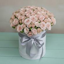 Цветочная композиция из Розы в шляпной коробке в Долматово