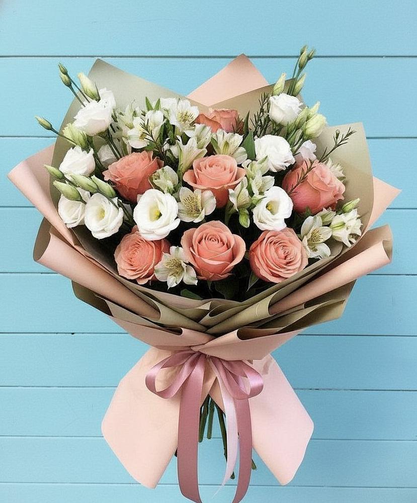 Букет цветов из: Розы, Альстромерии и Лизиантусы в Долматово