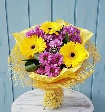 Букет цветов из:  Хризантемы и Герберы в Долматово