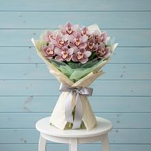 Букет цветов из:  Орхидеи и Розы в Долматово