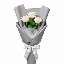 Букет 3 белые розы в Долматово