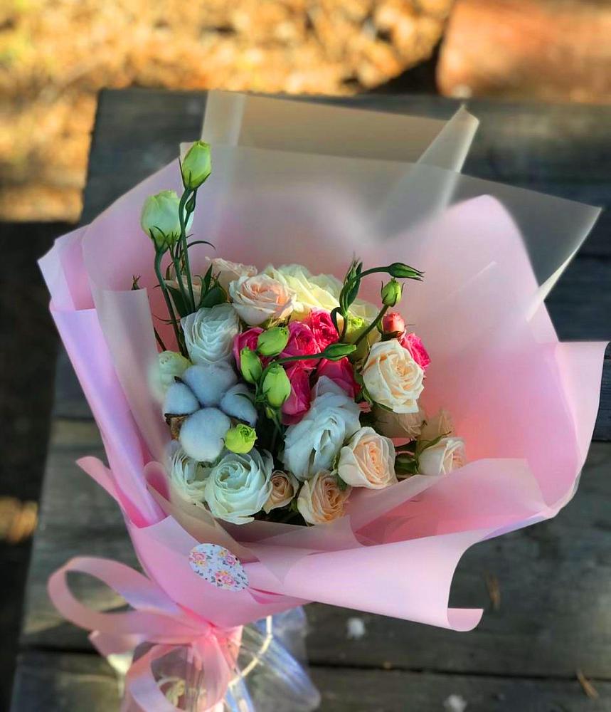 Букет цветов из: Розы и Лизиантусы в Долматово