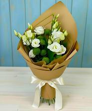 Букет цветов из:  Хризантемы и Лизиантусы в Долматово