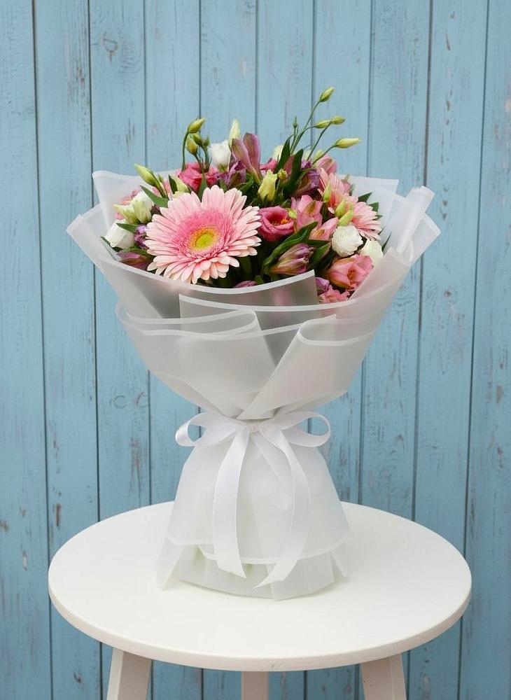 Букет цветов из: Герберы, Альстромерии и Лизиантусы в Долматово