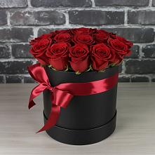 Цветочная композиция из Розы в шляпной коробке в Долматово