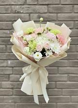 Букет цветов из:  Гвоздики, Розы, Лизиантусы и Хризантемы в Долматово