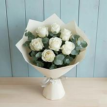 Букет Белые розы в Эвкалипте в Долматово