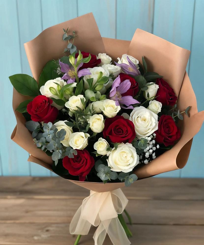 Букет цветов из: Розы и Альстромерии в Долматово