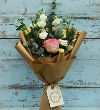 Букет цветов из:  Розы и Лизиантусы в Долматово
