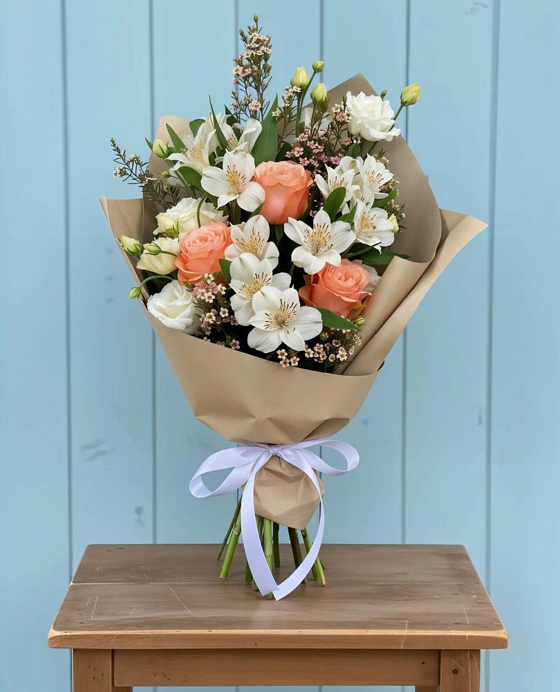 Букет цветов из: Альстромерии, Лизиантусы, Розы и Хризантемы в Долматово