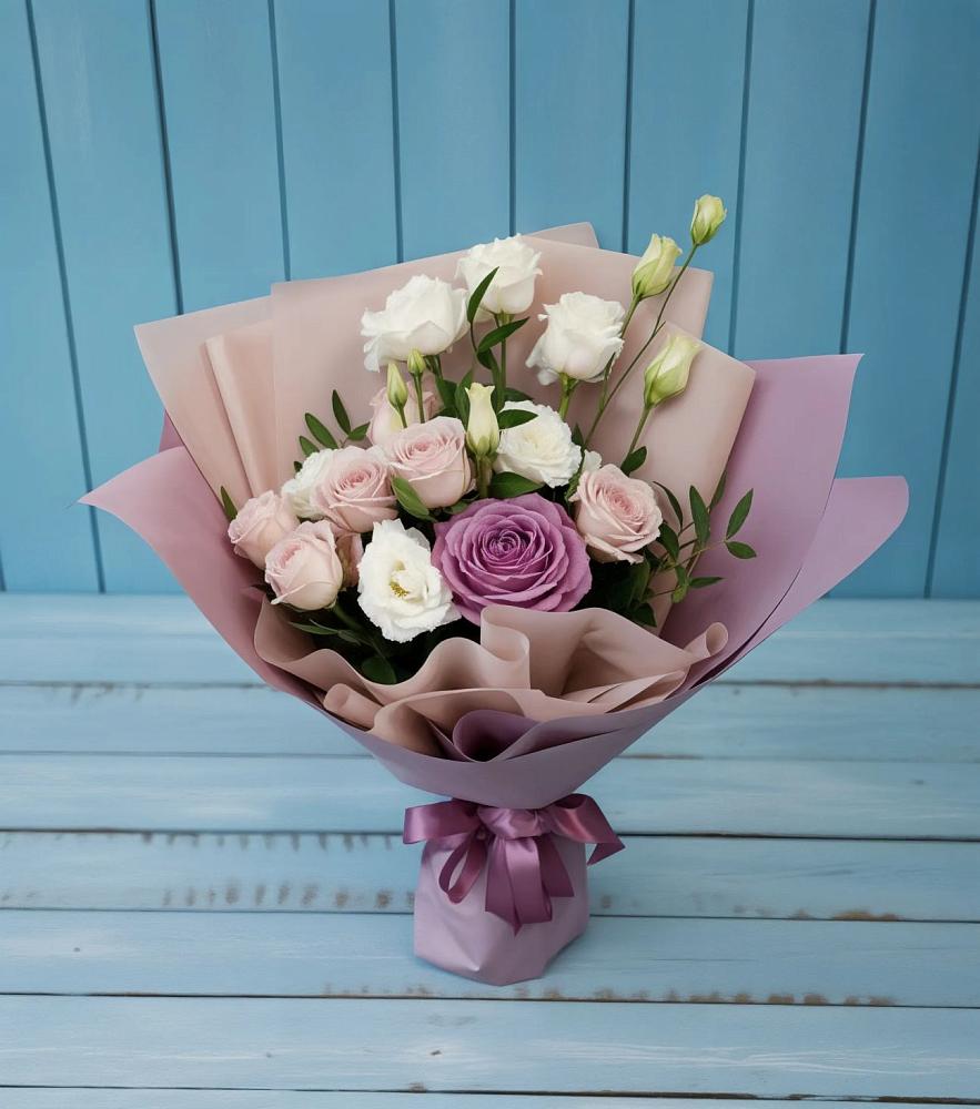 Букет цветов из: Розы и Лизиантусы в Долматово