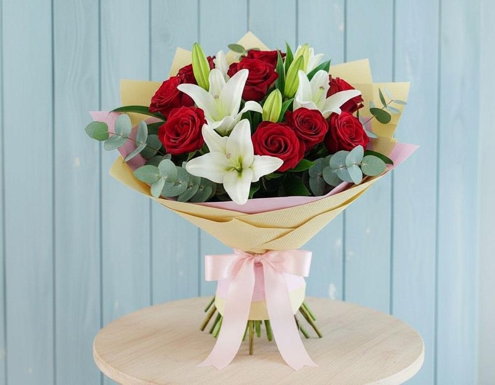 Букет цветов из: Лилии и Розы в Долматово